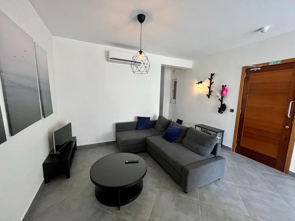 Dreams Of Holiday. Apartment With Pool Marsalforn Exterior photo